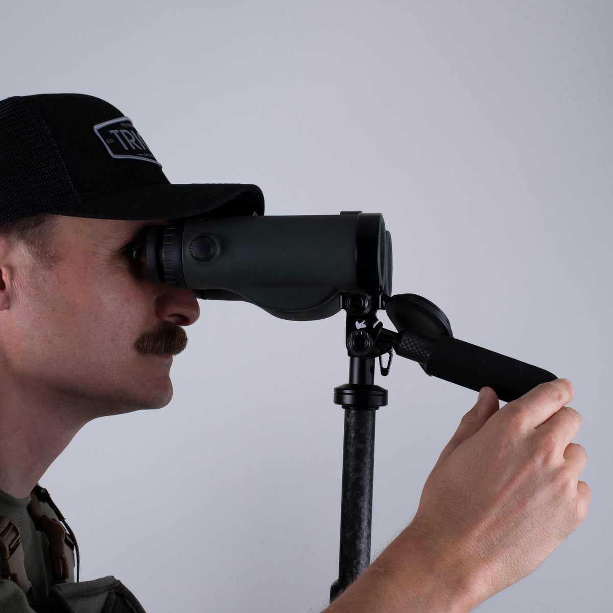 Tricer ELR Bino Adapter mounted in use